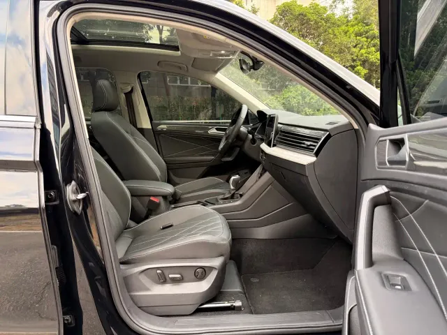 Volkswagen Tiguan L — Фото автомобиля 12
