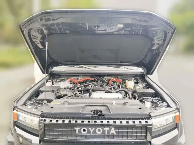 Toyota Prado — Фото автомобиля 3