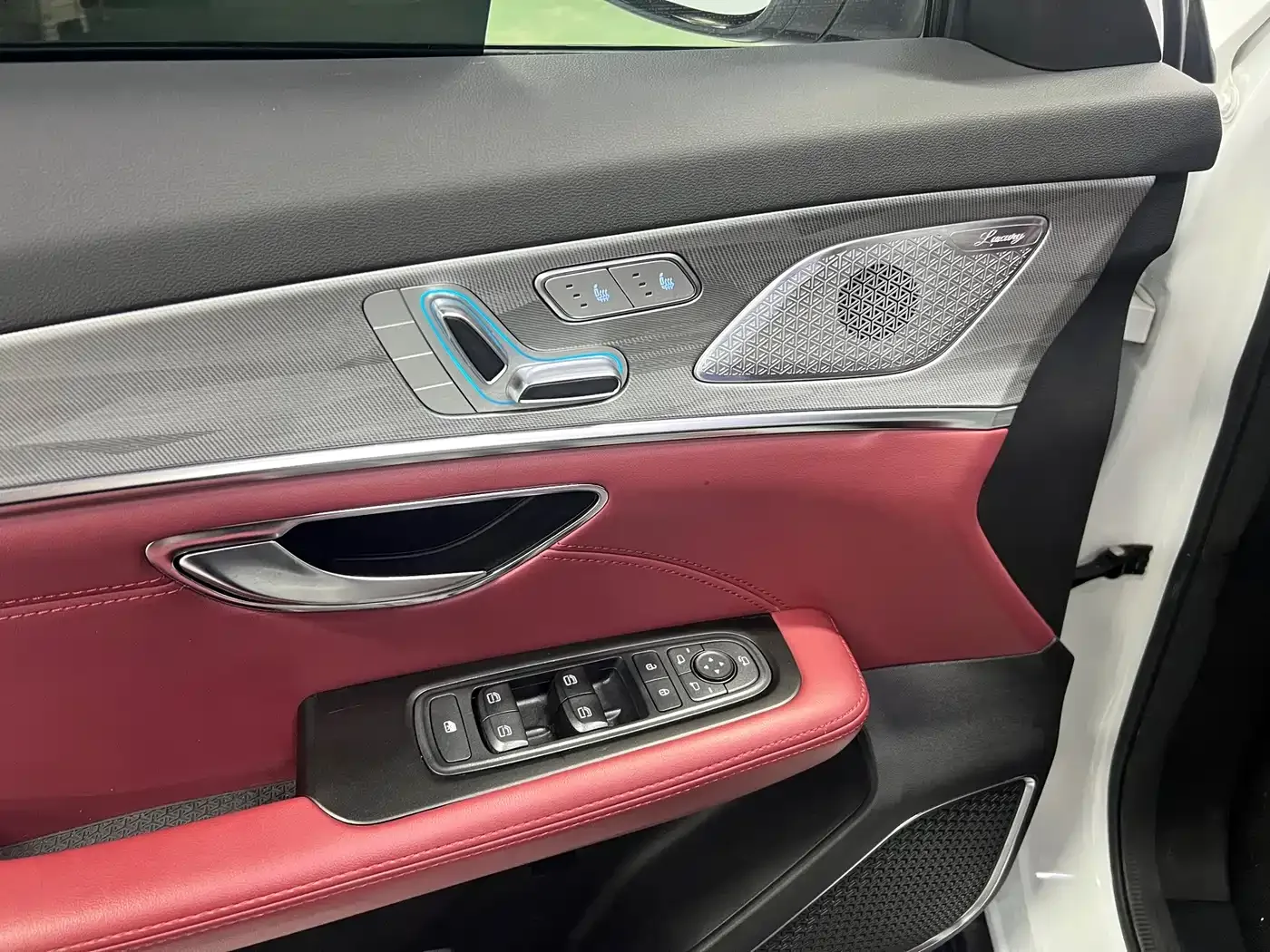 Jetour Jetour X70 PLUS 2023 1.5T DCT Warrior PLUS 7-seater — Фото автомобиля 12
