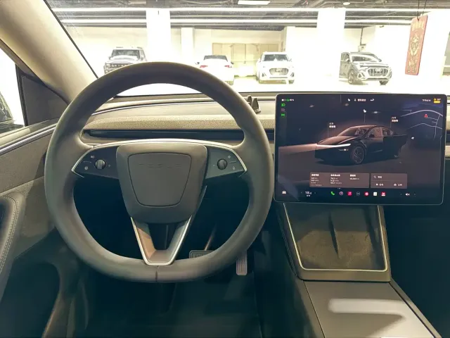 Tesla Model Y — Фото автомобиля 7