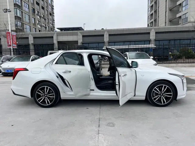 Cadillac CT4 — Фото автомобиля 12