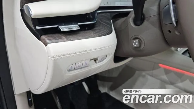 Genesis G90 Бензин 3.5 турбо AWD — Фото автомобиля 16