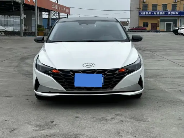 Hyundai Elantra — Фото автомобиля 2