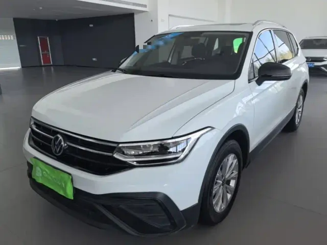 Фотография автомобиля — Volkswagen Tiguan L