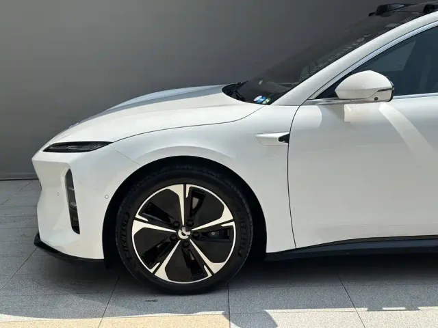 Nio ET5 Touring — Фото автомобиля 15