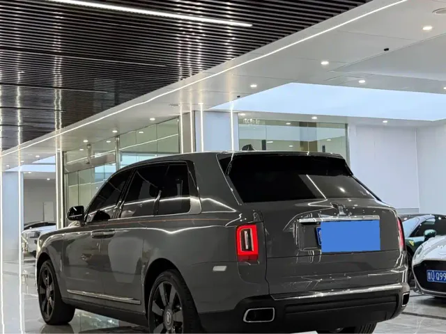 Rolls-Royce Cullinan — Фото автомобиля 6