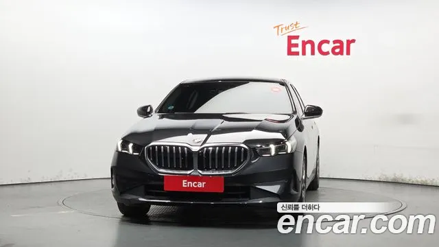 BMW 5 Series G60 — Фото автомобиля 3