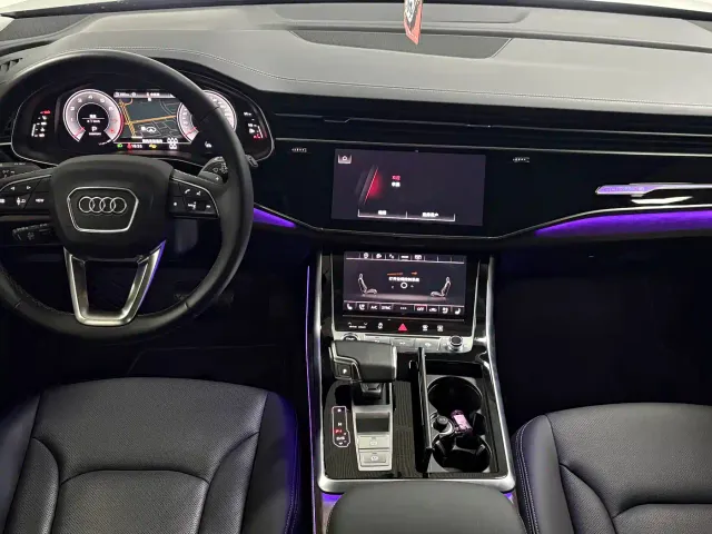 Audi Q7 — Фото автомобиля 12