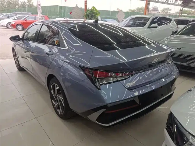 Hyundai Elantra — Фото автомобиля 4