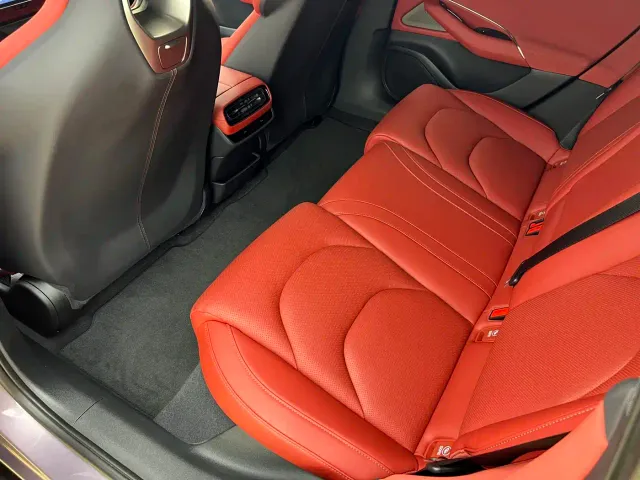 Xiaomi SU7 — Фото автомобиля 9