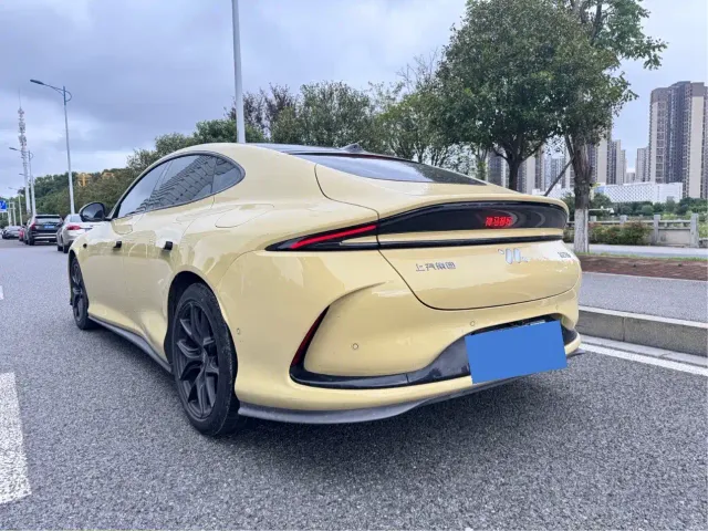 IM Motors L6 — Фото автомобиля 17