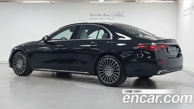 Mercedes-Benz E-Class — Фото автомобиля 2