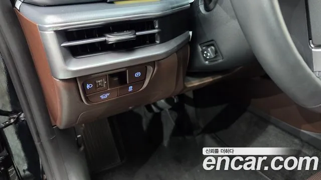 Hyundai Grandeur Grandeur (GN7) 2.5 Бензин 2WD — Фото автомобиля 17