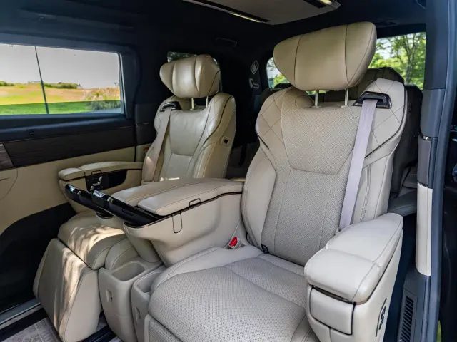 Toyota Vellfire — Фото автомобиля 9