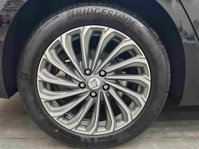 Buick LaCrosse — Фото автомобиля 17