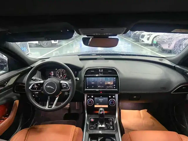 Jaguar XEL — Фото автомобиля 5