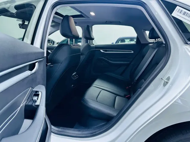 Geely Emgrand — Фото автомобиля 9