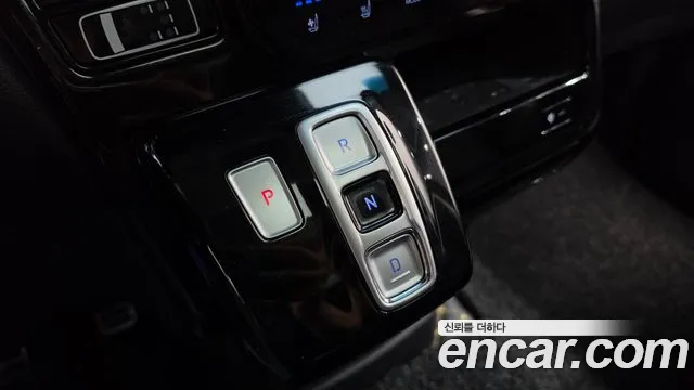 Hyundai Staria Staria — Фото автомобиля 3