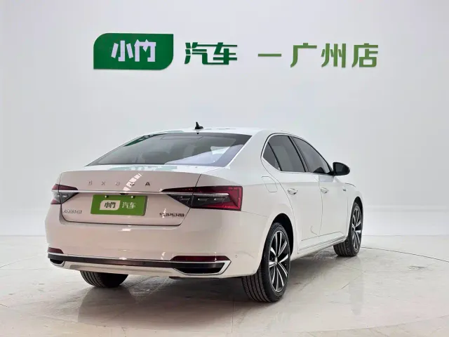 Skoda Superb — Фото автомобиля 7
