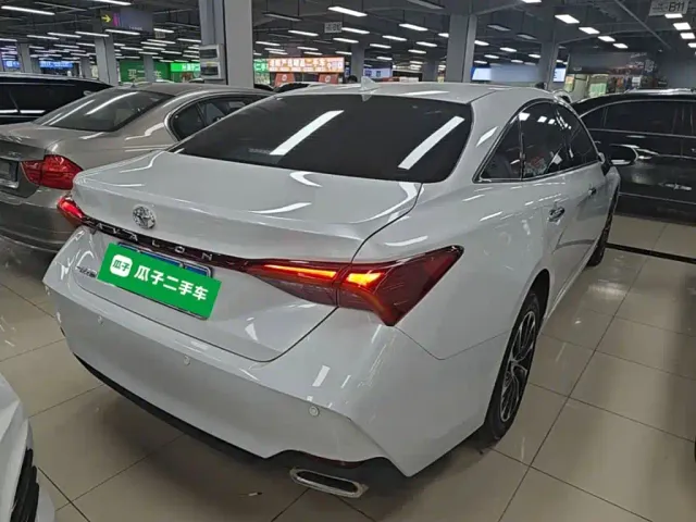 Toyota Avalon — Фото автомобиля 6