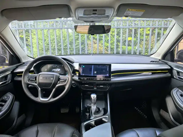Roewe i5 — Фото автомобиля 11