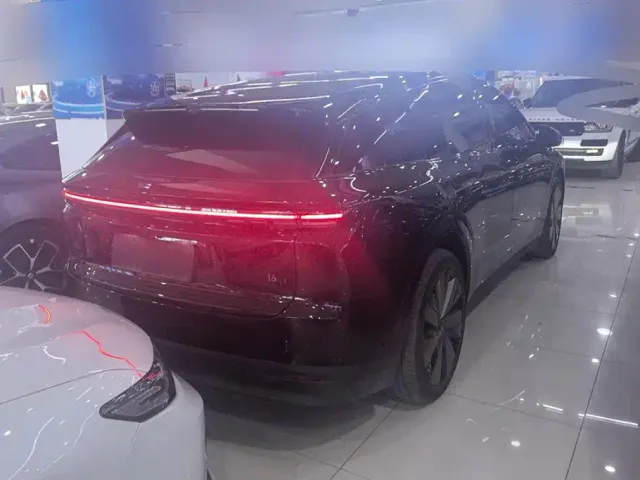 Li Auto i6 — Фото автомобиля 3