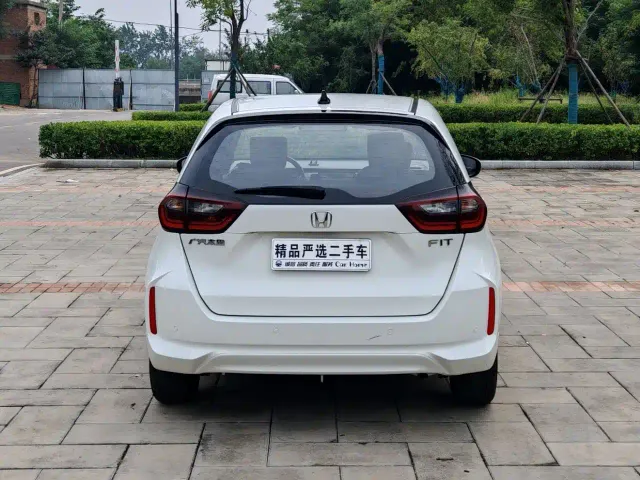 Honda Fit — Фото автомобиля 5