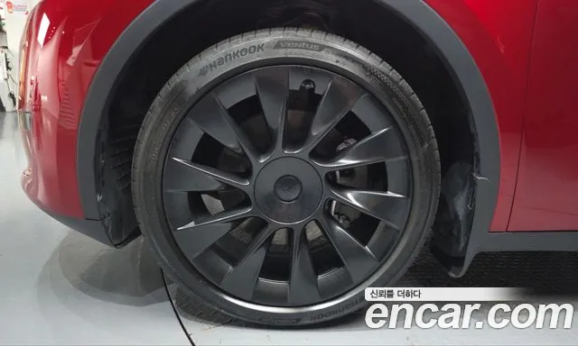 Tesla Model Y — Фото автомобиля 5