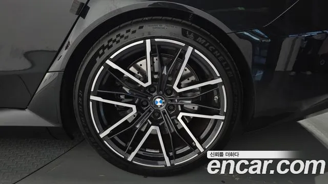 BMW M5 G90 — Фото автомобиля 6