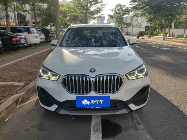 BMW X1 — Фото автомобиля 2