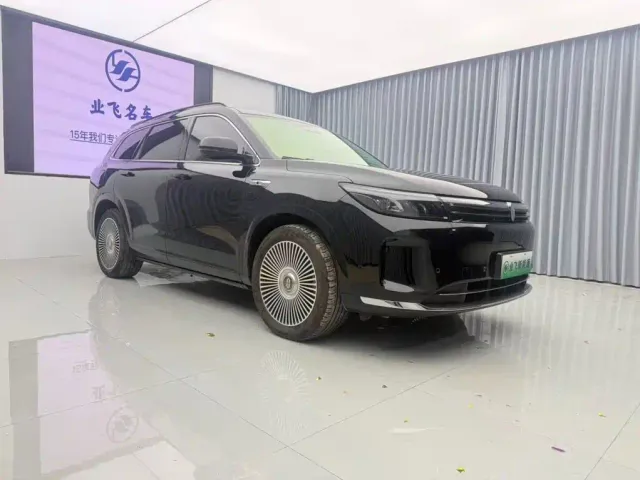Aito M7 — Фото автомобиля 3