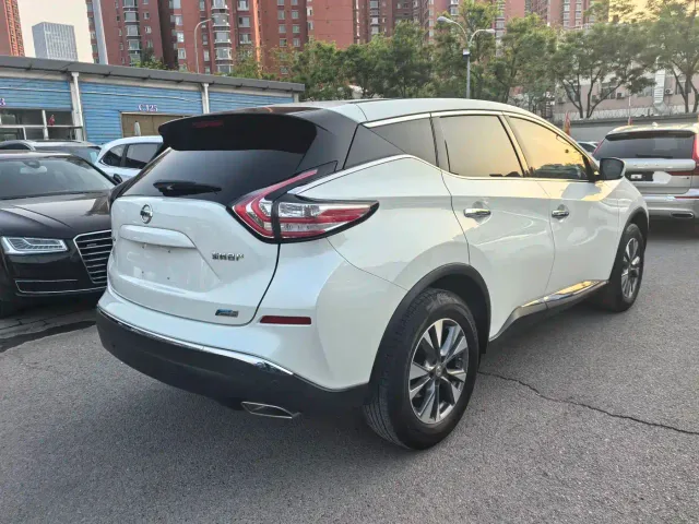 Nissan Murano — Фото автомобиля 3
