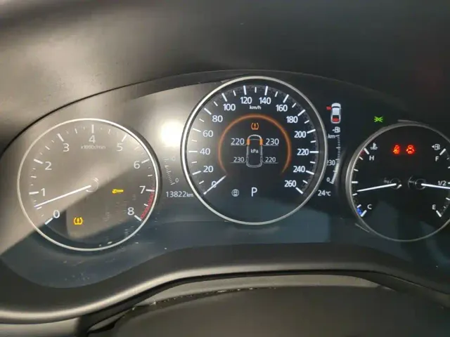 Mazda Axela — Фото автомобиля 11