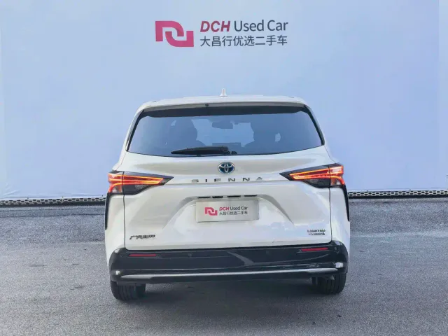 Toyota Sienna — Фото автомобиля 5