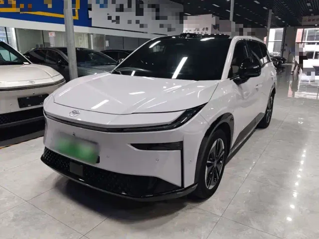 Фотография автомобиля — Toyota BoZhi 3X