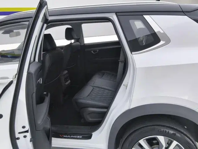 Wuling Asta — Фото автомобиля 11