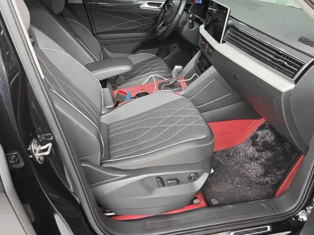 Volkswagen Tiguan L — Фото автомобиля 8