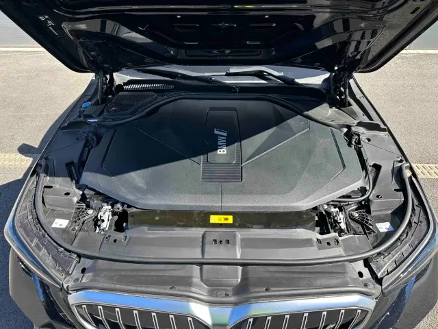 BMW i5 — Фото автомобиля 6