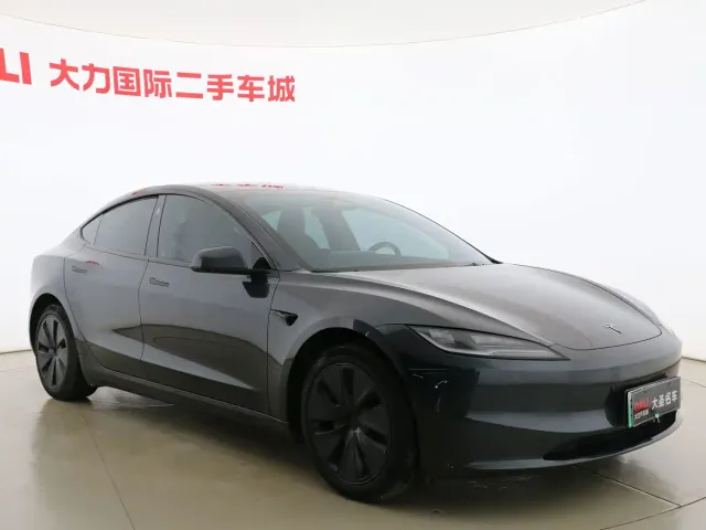 Tesla Model 3 — Фото автомобиля 3