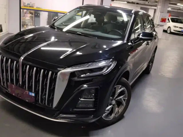 Фотография автомобиля — Hongqi HS3 PHEV