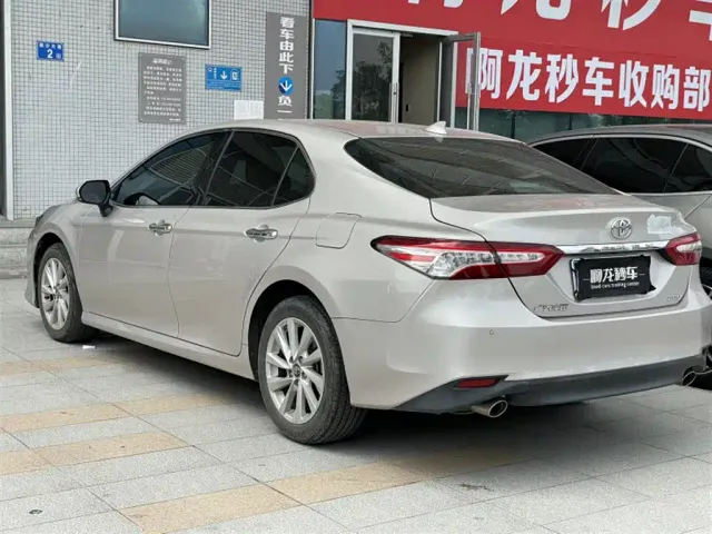 Toyota Camry — Фото автомобиля 9