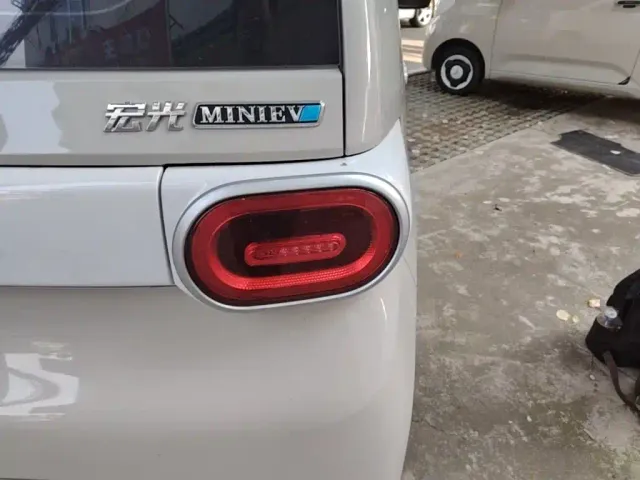 Wuling Hongguang Mini EV — Фото автомобиля 7