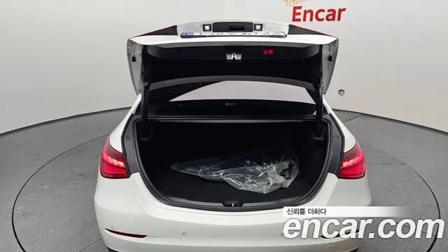 Mercedes-Benz C-Class — Фото автомобиля 20