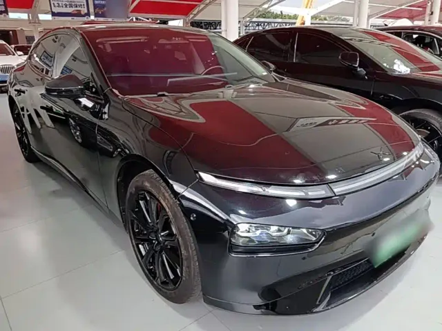 Xpeng P7 — Фото автомобиля 3