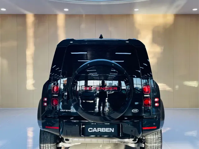 Land Rover Defender — Фото автомобиля 8