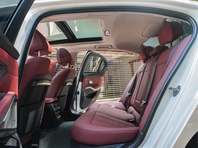 BMW 3 Series — Фото автомобиля 23