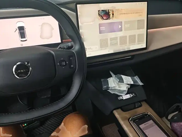 Volvo XC70 Plug-in Hybrid — Фото автомобиля 9