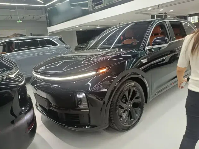 Li Auto L7 — Фото автомобиля 2