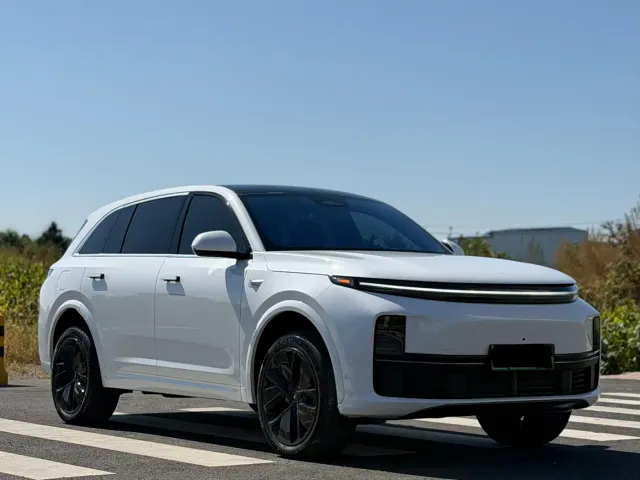 Li Auto L7 — Фото автомобиля 3