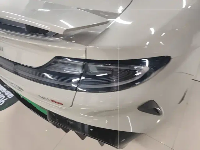 Xiaomi SU7 — Фото автомобиля 7